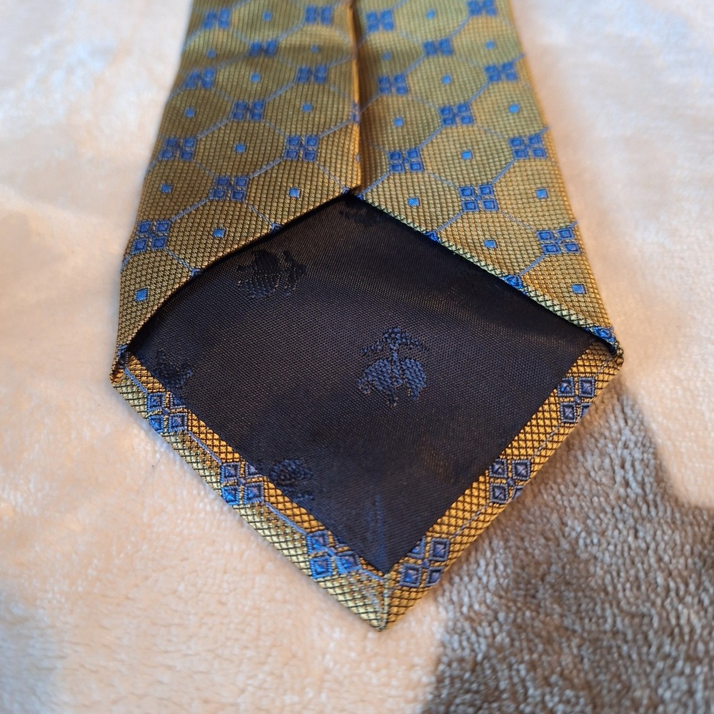 Brooks Brothers 346 Classic Necktie Gold Blue Medallion Geometric Silk Tie - Picture 5 of 7
